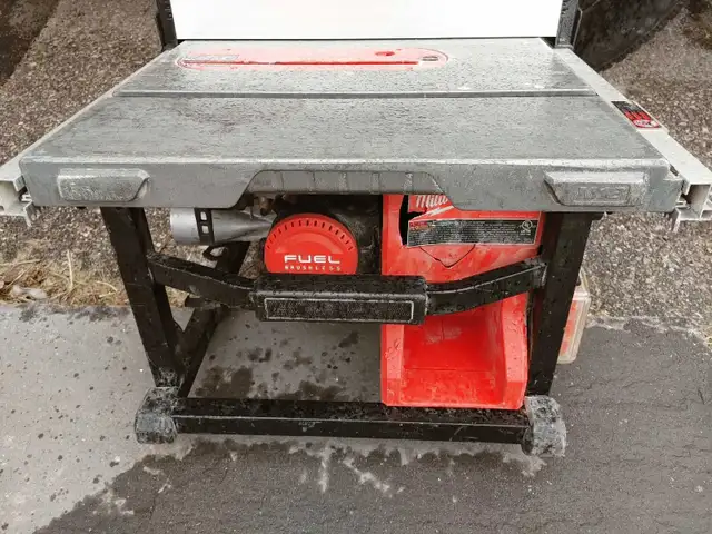 Milwaukee 18v cordless Table saw in Power Tools in Markham / York Region - Image 3