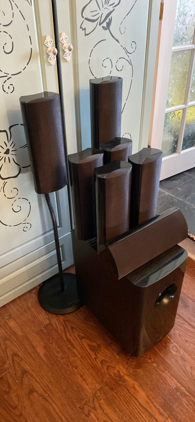 Onkyo 7.1 speakers and powered sub   in Speakers in Trenton - Image 2