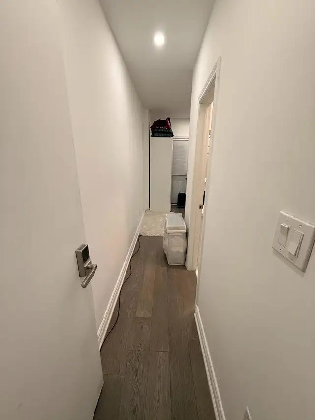 Private Room for Rent – Downtown Toronto (23 McGill Street)