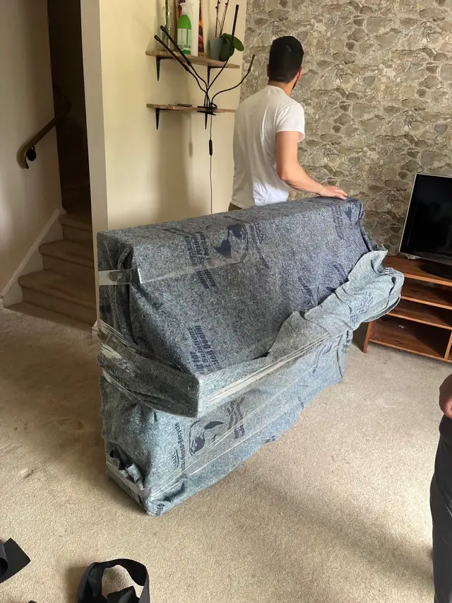 THE MAN POWER OF MOVING & TRUCKS WE MOVE ANYTHING ANYWHERE62863255312641121