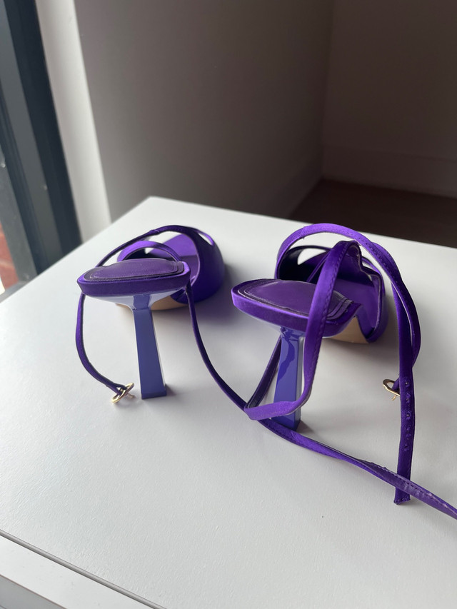 Purple Zara high heels dans Femmes - Chaussures  à Ville de Montréal - Image 3