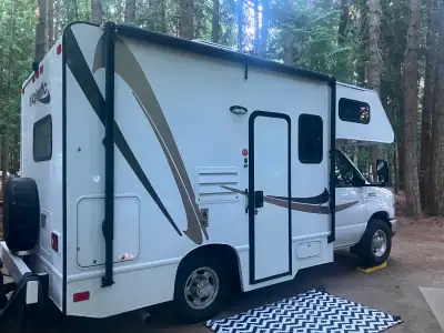 2017 THOR MAJESTIC 19G Ford E350. Auto, rare size. 6.2 litre, 143,000 k’s rear cam, new All Terrain...