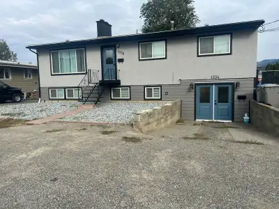 Available Feb 1st This cozy, bright and newly renovated top floor is conveniently located in a North...