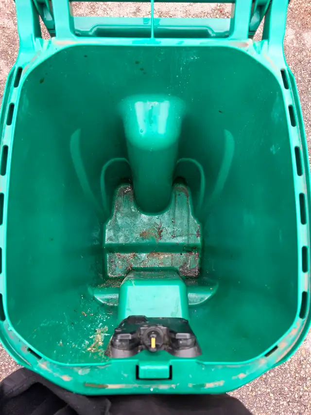 Garbage & Recycling Bin Cleaning