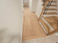 Hardwood floor installer