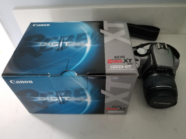 Canon EOS Digital Rebel XT DSLR Camera, 10/10, hardly used in Cameras & Camcorders in Mississauga / Peel Region