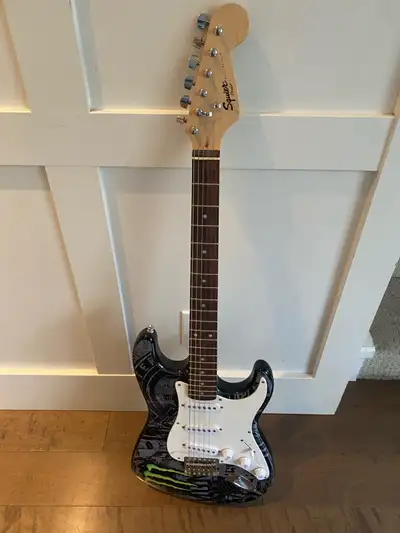 6 string Fender squire guitar With optional amp Like new