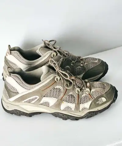 The North Face Women's Hiking  Ankle Boots Size 8, View more