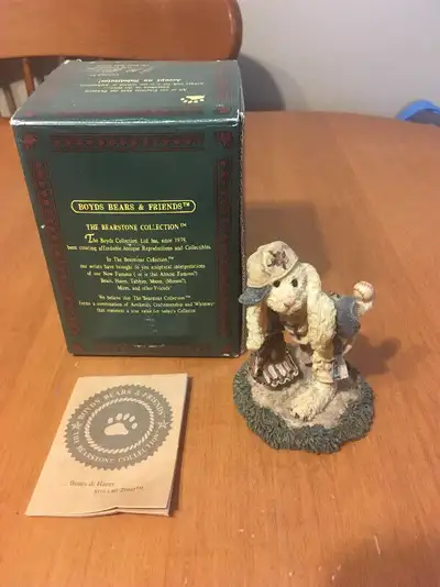 Boyd’s bears lefty on the mound figurine with box, View more