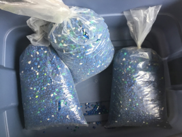 2 bags(10 lb each) of Blue Jean Aquarium Gravel in Hobbies & Crafts in Markham / York Region - Image 2