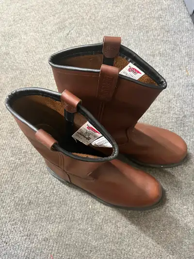 Work boots, View more
