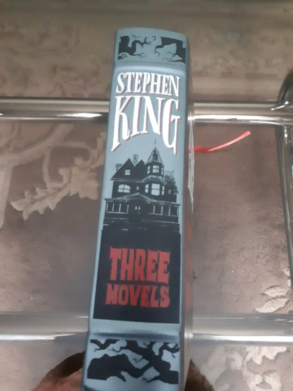 Stephen king three novels hardcover book carrie the shining  in Fiction in Oakville / Halton Region - Image 3