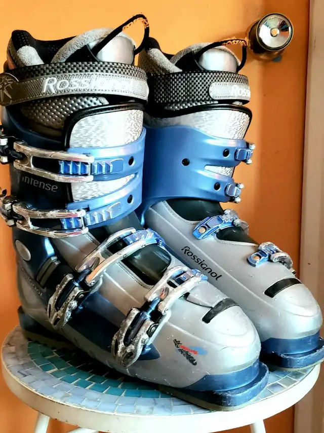 Bottes de skis alpin Rossignol Intense taille 26.5. in Ski in City of Montréal - Image 5