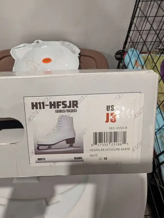 Girls junior size 3 skates  in Skates & Blades in Ottawa - Image 3