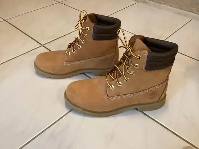 Timberland Women’s Boots - size 7.5 in Women's - Shoes in Oshawa / Durham Region - Image 6