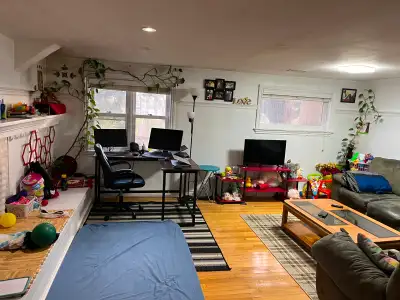Very Spacious Bedroom  Main FL Apt for Lease