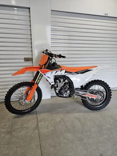 KTM SX 250 – 39 Hours – Ready to Ride! Selling my KTM SX 250cc, super clean and well maintained with...