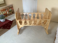 WOODEN CRIB FOR BABIES WITH SWING-BASED