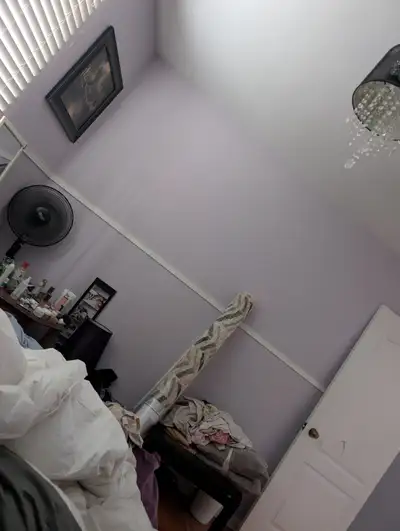 10 minutes walk to Wakefield village Newly renovated 900$ all included