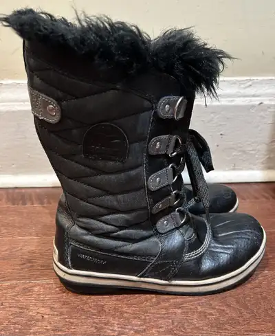 Sorel Girls Winter Boots (size 6), View more