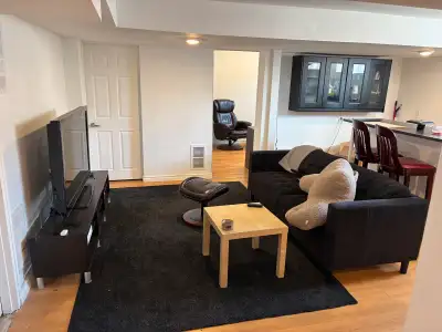 Room in shared basement apartment