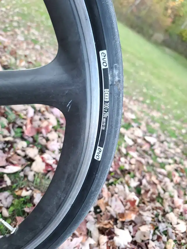 Trek Madone 4.7 in Road in Longueuil / South Shore - Image 7