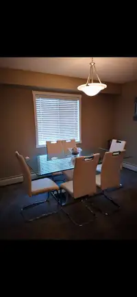 Tuxedo Dining Table with 6 Chairs