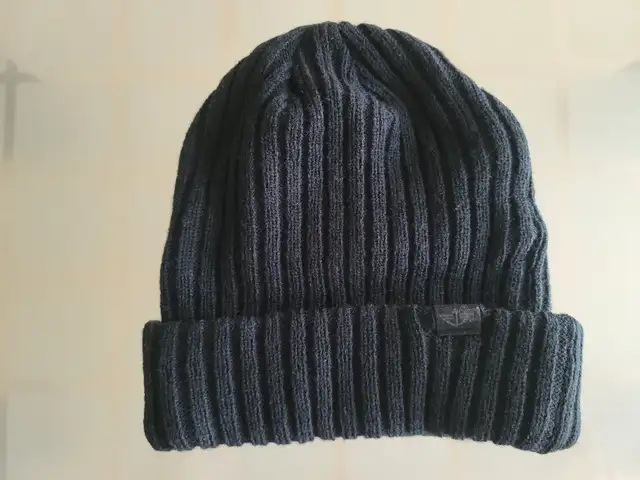 Men's Dockers Beanie Black Winter Cap - New in Men's in Mississauga / Peel Region - Image 2