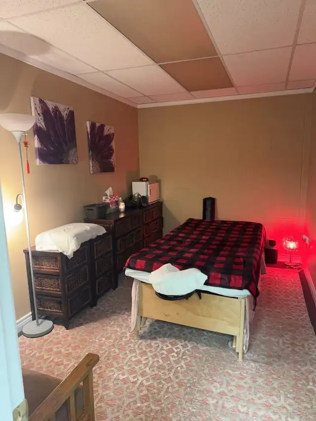 $ 100 for one hour 587-202-7123  Massage in Massage Services in Grande Prairie - Image 8