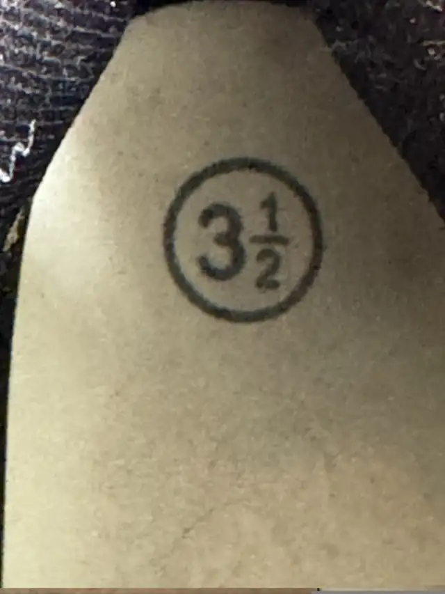 Higher End Riedell Figure Skates - Size 3 1/2 in Skates & Blades in Markham / York Region - Image 6