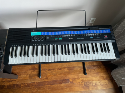 Electric Casio Piano / Piano Numérique Casio, View more