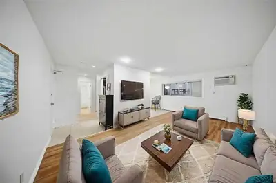 Apartment for Rent – Beautiful 1 Bedroom Suite in River Heights (Winnipeg) Location - 1710 Taylor Av...