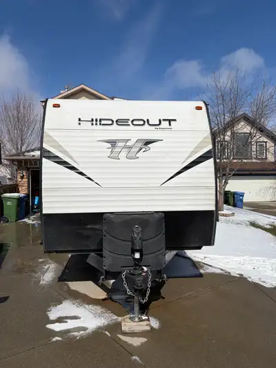 2019 Keystone Hideout 26BHS for sale. Good introductory trailer for a small family of 4-5 people. Ha...