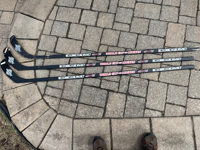 Hockey Sticks - Senior \ Intermediate in Hockey in Oshawa / Durham Region