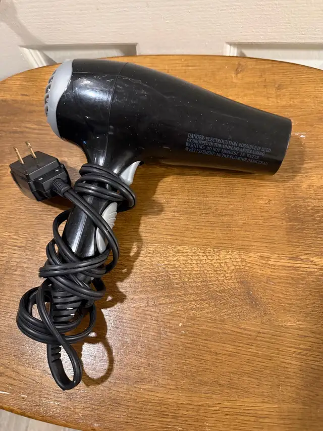Andis 1875 Hair Dryer in Irons & Garment Steamers in Markham / York Region - Image 3