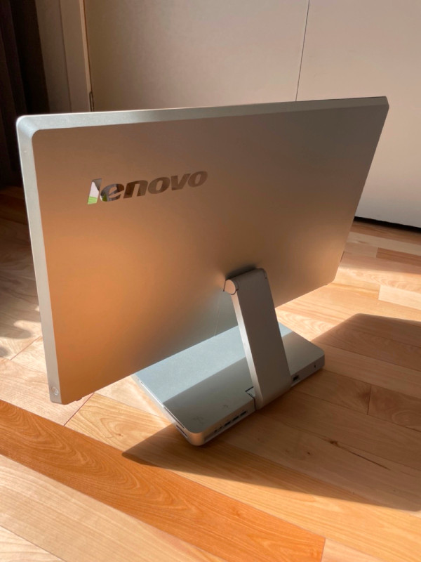 Lenovo IdeaCentre A720 All-in-One dans Ordinateurs de bureau  à Ville de Montréal