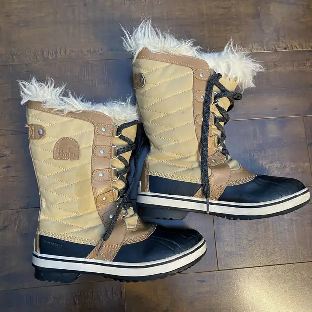 Sorel Youth Tofino II Boot - Size 5 in Kids & Youth in City of Toronto - Image 5