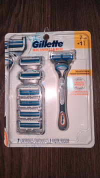 Gillette Fusion 5 Skinguard - 7 Cartridges & Razor