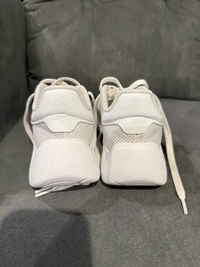 adidas running shoes in Women's - Shoes in Kitchener / Waterloo - Image 3