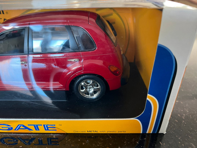 1:18 Chrysler PT Cruiser Diecast in Arts & Collectibles in City of Toronto - Image 4