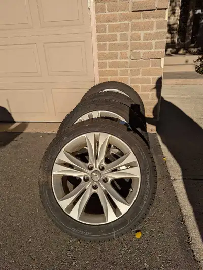 [Used] Michelin X-ICE X13 245/45 R18 Winter Tires Very good condition. Tread depth avg. 9-10/32nds....