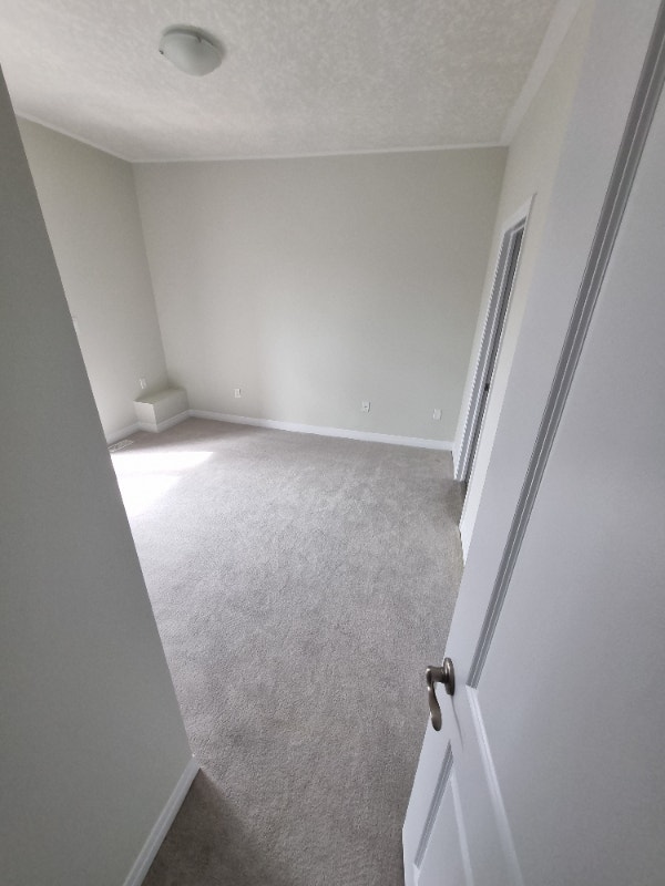 Beautiful new 2bedroom, 3bath townhouse for rent in Kitchener Long