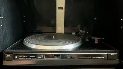 Fisher Turntable MT - 715 New Needle