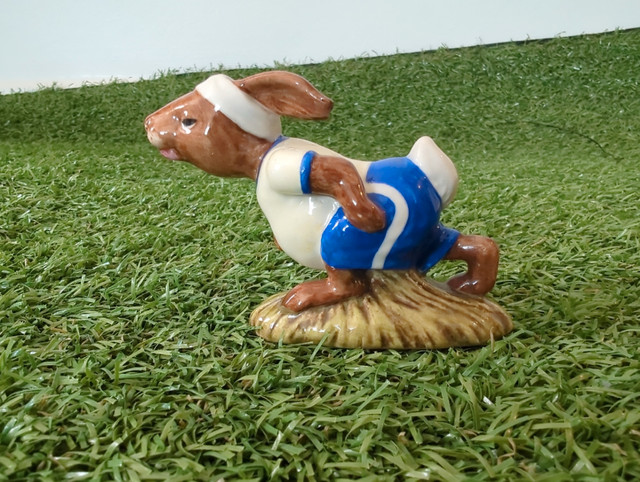 Jogging Bunnykins DB22 Royal Doulton  in Arts & Collectibles in City of Toronto