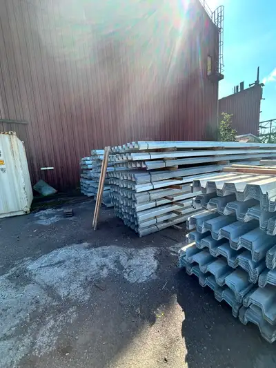 Type: PLN3 Gauge: 20 ga Finish: Gray/White primer Coating: G60 galvanized Length: 29’-9 3/8” Quantit...