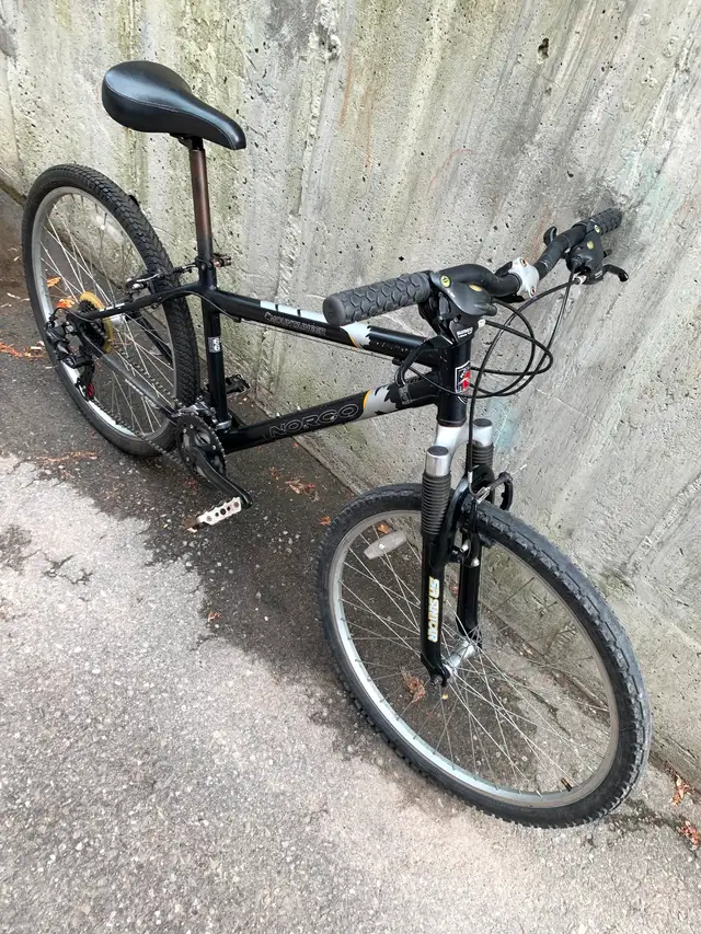 Small black Norco hardtail 21 speed mountain bike freshly tuned62864361229825121