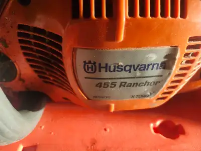 455 rancher chain saw for sale. Low hrs,20 inch bar.comes with carry case,wrench and 3 extra chains....