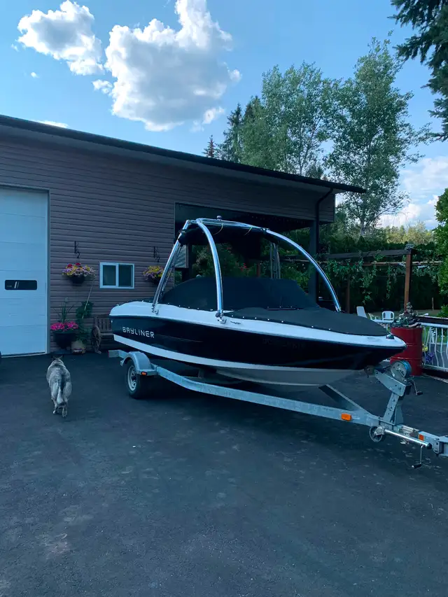 Bayliner in Powerboats & Motorboats in Nelson - Image 2
