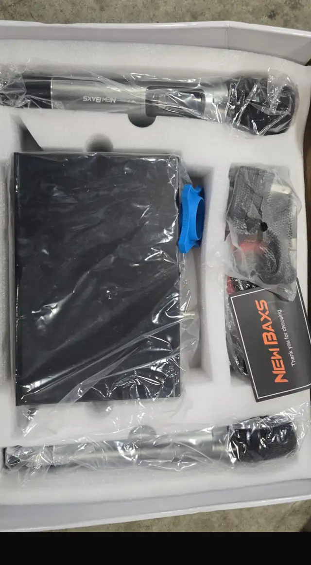 BAXS Wireless Microphone System Dual UHF Wireless Mics, 2 Handhe in Pro Audio & Recording Equipment in Hamilton - Image 10