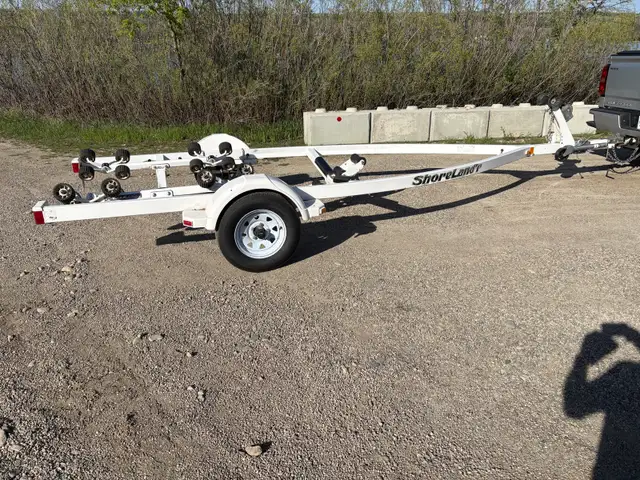Swiftsure 17.5 Ft. 120 HP Mercruiser I/O & Trailer in Powerboats & Motorboats in Moose Jaw - Image 3